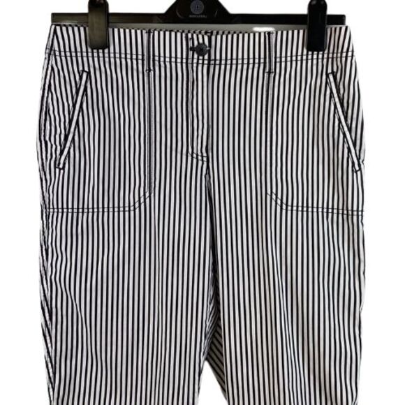Chicos Capri Pants Size 1 White Black Striped Casual Cropped Pants - Picture 2 of 5
